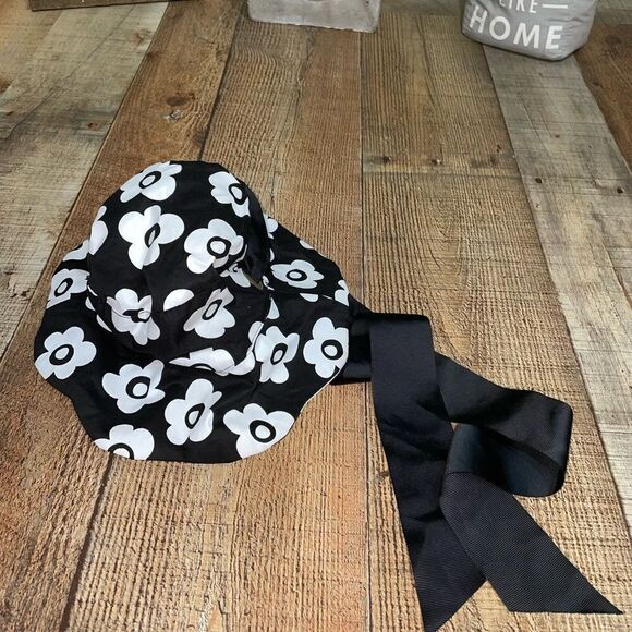 Mud Pie Girls Size 0 -12 Months Black White Floral Large Black Bow Bucket hat - Picture 4 of 5
